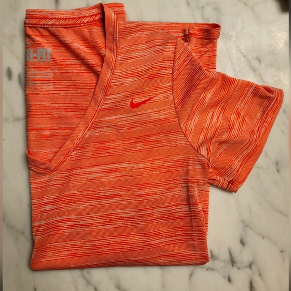 Nike Dri Fit top - Picture 2 of 2